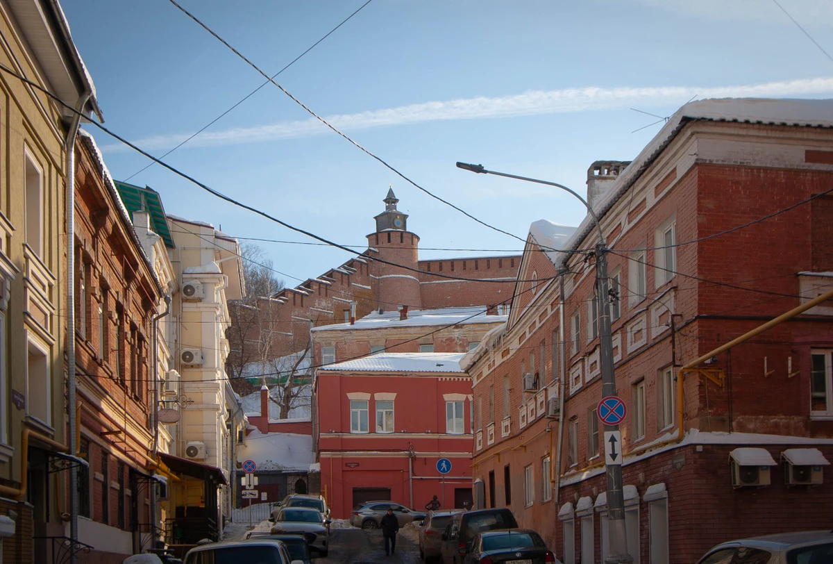 Трущобы и дворцы Нижнего Новгорода: городское дно и парадная ресторанная улица — фото 4