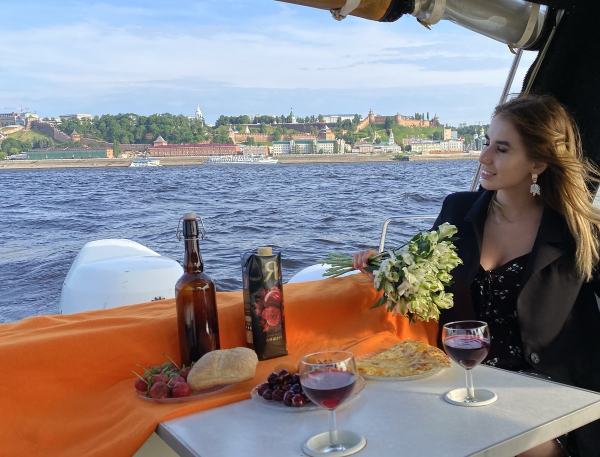 Прогулка на частном катере в Нижнем Новгороде — фото 7