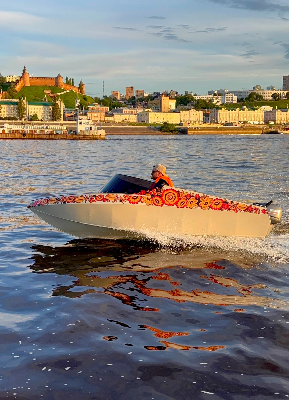 На катере по водам Нижнего Новгорода (без капитана) — фото 2