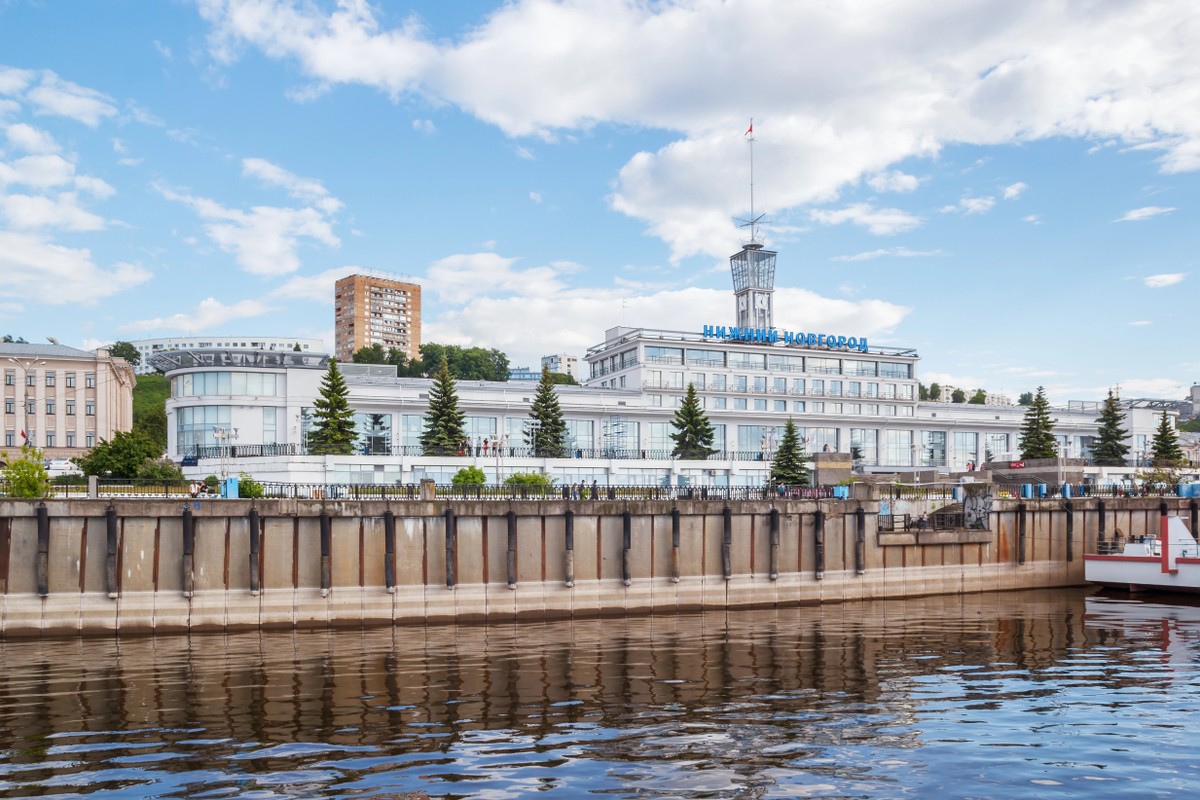 Царственно поставленный город: водная прогулка с гидом — фото 2